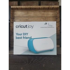 Cricut Joy Compact and Portable DIY Machine (2007813) with accessories